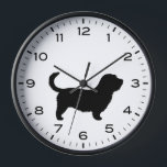 Glen von Imaal Terrier mit langer Schwanz Silhouet Uhr<br><div class="desc">Eine lustige Wanduhr für die Zuhause oder das Büro. Ein originelles Geschenk für Glen of Imaal Terrier Liebhaber. Karo in Jenn’s Doodle World für noch mehr dekorative Uhren und Hunde züchten thematische Wohngestaltung.</div>