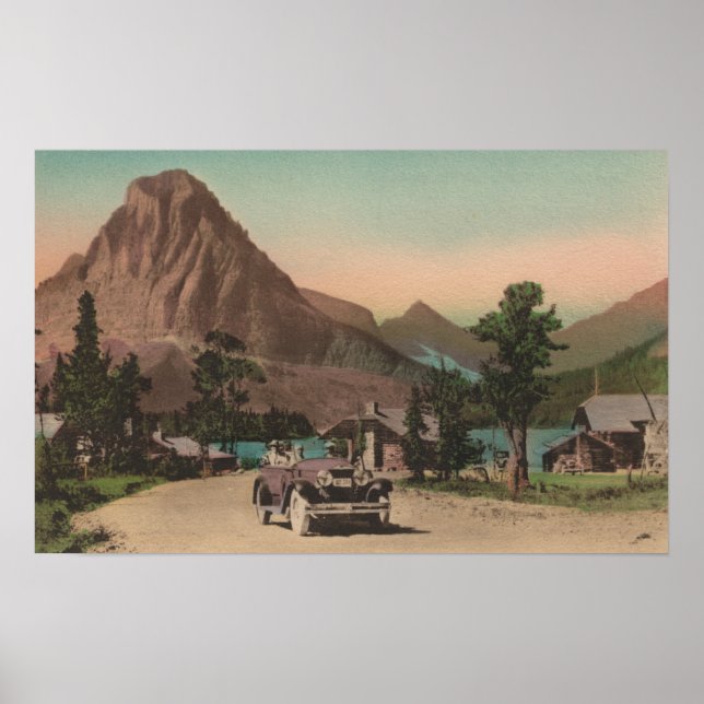 Gletscher, MT - Aussicht auf zwei Chalets und Berg Poster (Vorne)