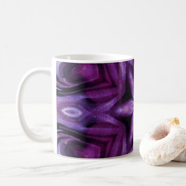 Glitterie Lila Kaleidoskop Herz Gradient Kaffeetasse (Mit Donut)