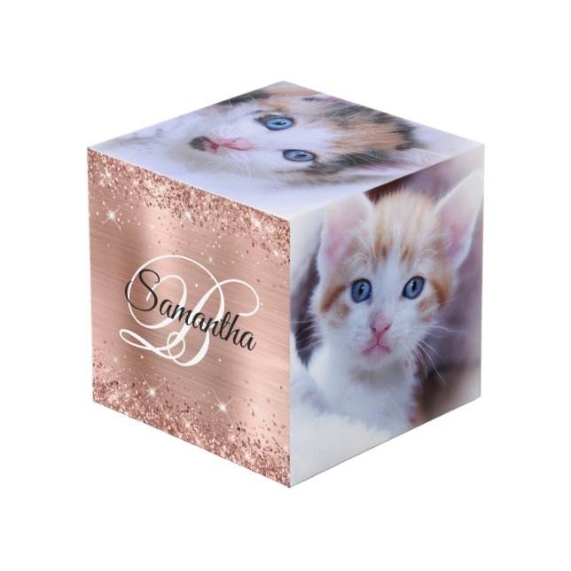 Glitterie Rose Gold Foil Extravagant Monogram Würfel (Vorderseite Schrägansicht)