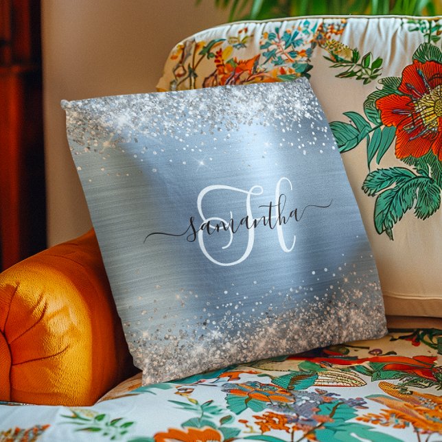 Glitterie Silver und Light Blue Mit Monogramm Kissen (Glittery Silver and Light Blue Monogrammed Throw Pillow)