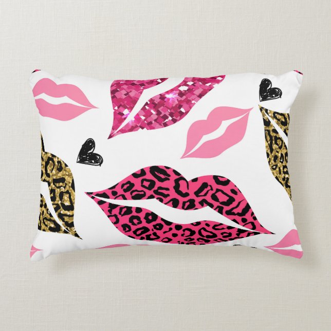 Glitternde Lippen: Leopard-Modedesign Dekokissen (Vorderseite)