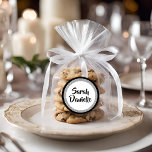 Glittery Bat Mitzvah Elegant Schwarz und Silber Runder Aufkleber<br><div class="desc">Dieses trendige Design zeichnet sich durch glänzende Imitate Glitzer auf einem soliden Hintergrund aus. Verwenden Sie das Vorlagenformular,  um Ihre eigenen Informationen hinzuzufügen. Die Funktion "Anpassen" kann verwendet werden,  um den Stil,  die Farbe und das Layout des Schriftartes zu ändern.</div>
