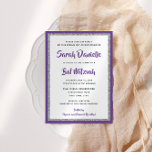 Glittery Bat Mitzvah Lila und Silver Rectangle Einladung<br><div class="desc">Dieses trendige Bat Mitzvah-Angebot besticht durch funkelnden Imitat-Glitzer,  der auf einem soliden Farbhintergrund liegt. Verwenden Sie das Vorlagenformular,  um Ihre eigenen Informationen hinzuzufügen. Das Design Tool kann verwendet werden,  um den Stil,  die Farbe und das Layout des Schriftartes zu ändern.</div>