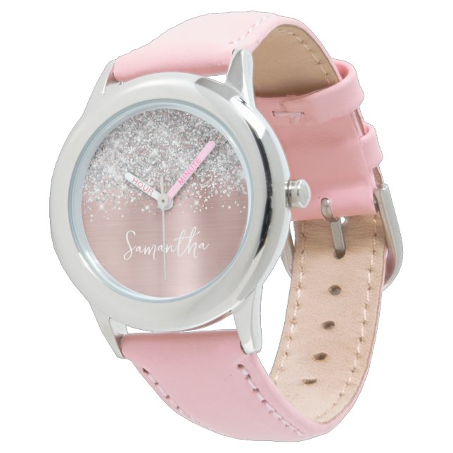 Glittery Silver Blush Pink Glam Weißer Name Armbanduhr (Schrägansicht)