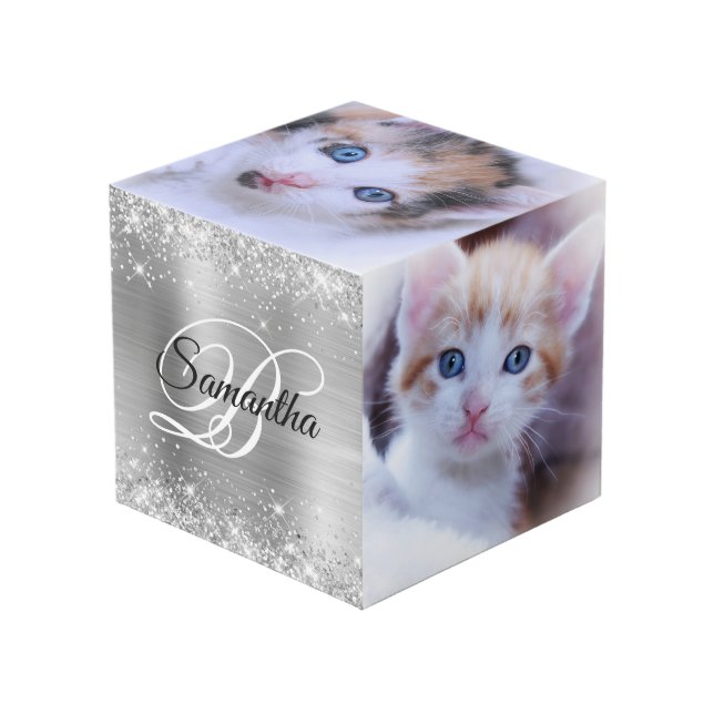 Glittery Silver Foil Fancy Monogram Würfel (Vorderseite Schrägansicht)