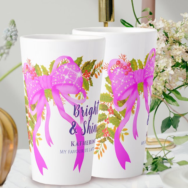 Glitting Pink Ribbon Weihnachten Milchtasse (Glittering Pink Ribbon Christmas Design.)