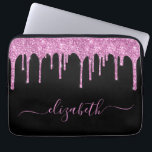 Glitzer Rosa Tropfen Personalisiert Schwarz Laptopschutzhülle<br><div class="desc">Personalisierte schicke,  elegante und mädchenhafte schwarze Laptop-Hülle mit heißen rosafarbenen Imitaten Glitzer Tropfen. Personalisieren Sie mit Ihrem Namen in einem stilvollen,  trendigen rosa Skript mit Swashes.</div>