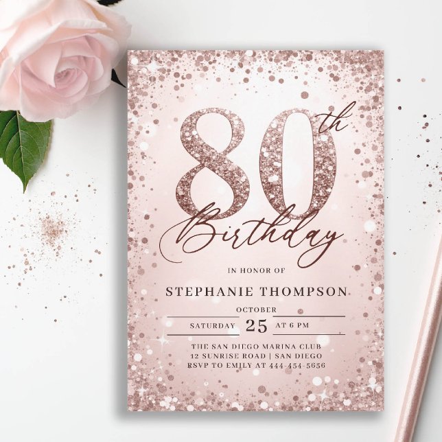 Glitzer Rose kühne Kalligraphie Moderne 80. Geburt Einladung (80th birthday invitation for women her glitter sparkle rose gold elegant glam luxury calligraphy)