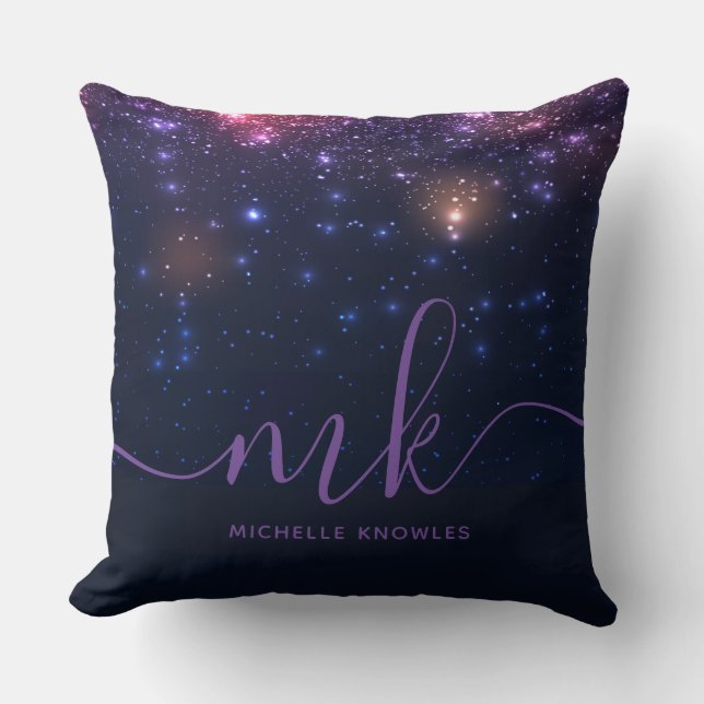 Glitzer Space Galaxy Modernes Script Monogram Kissen (Vorderseite)