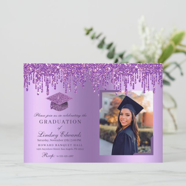 Glitzer Tropfen Lila Abschluss Foto Einladung (Stehend Vorderseite)
