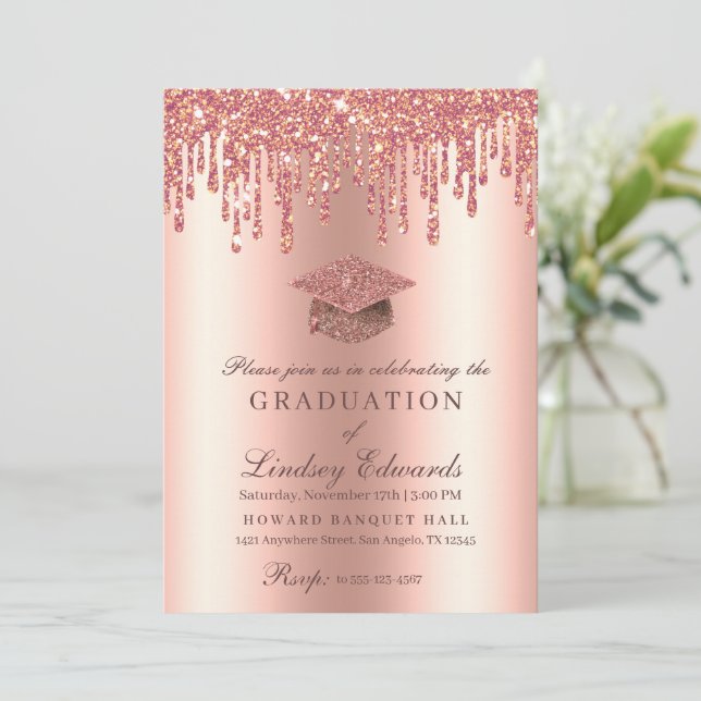 Glitzer Tropfen Rose Gold Abschluss Einladung (Stehend Vorderseite)