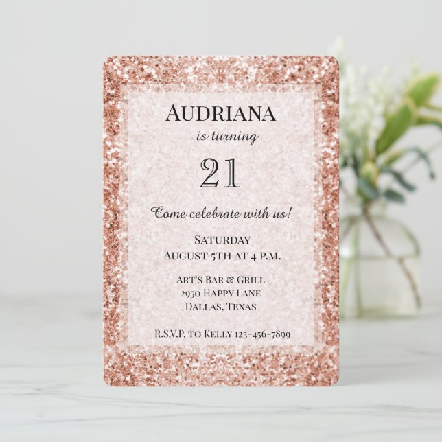 Glitzy Rose Gold Glitzer Geburtstag Einladung (Stehend Vorderseite)