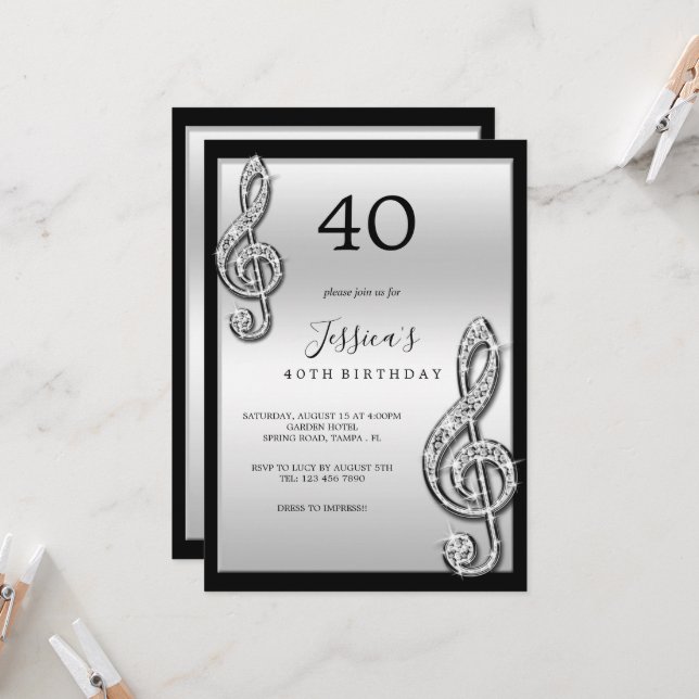 Glitzy Silver Musiknotens Geburtstag Einladung (Vorderseite/Rückseite Beispiel)