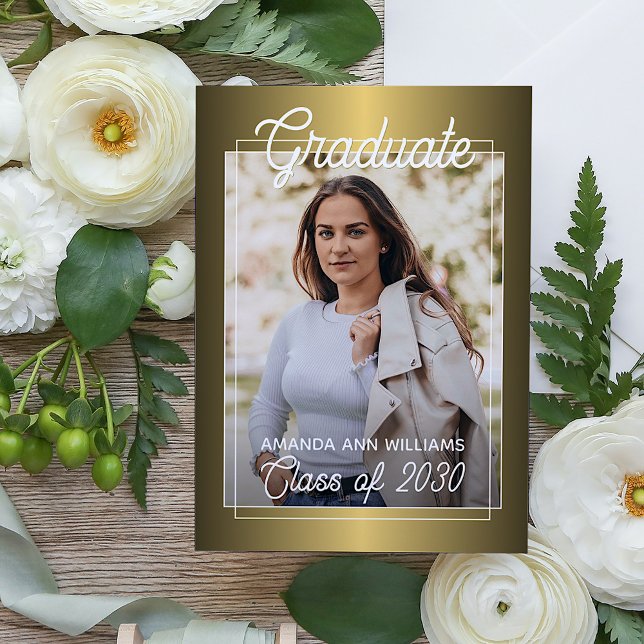 Glossy Gold Minimalistisch Abschluss Ankündigung (Von Creator hochgeladen)