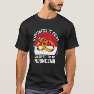 Glück bedeutet, mit einer indonesischen Hochzeit v T-Shirt