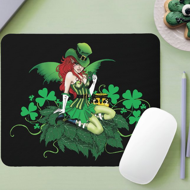 Glück Iris Grün Fee Rotes Haar Kleeblatt Mousepad (Von Creator hochgeladen)