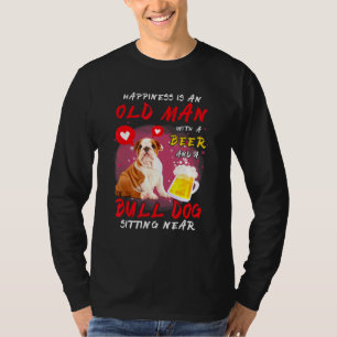 Glück ist ein alter Mann mit Bierbullen Hund, der T-Shirt