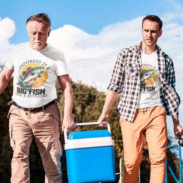 Glück ist ein großer Fisch und ein Zeuge der Fisch T-Shirt (Von Creator hochgeladen)