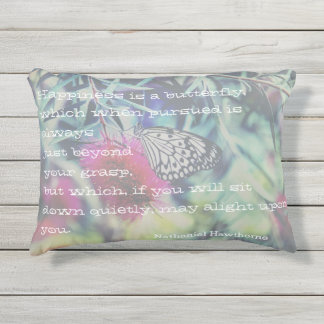Glück ist ein Schmetterling - Inspirierender Spruc Kissen Für Draußen