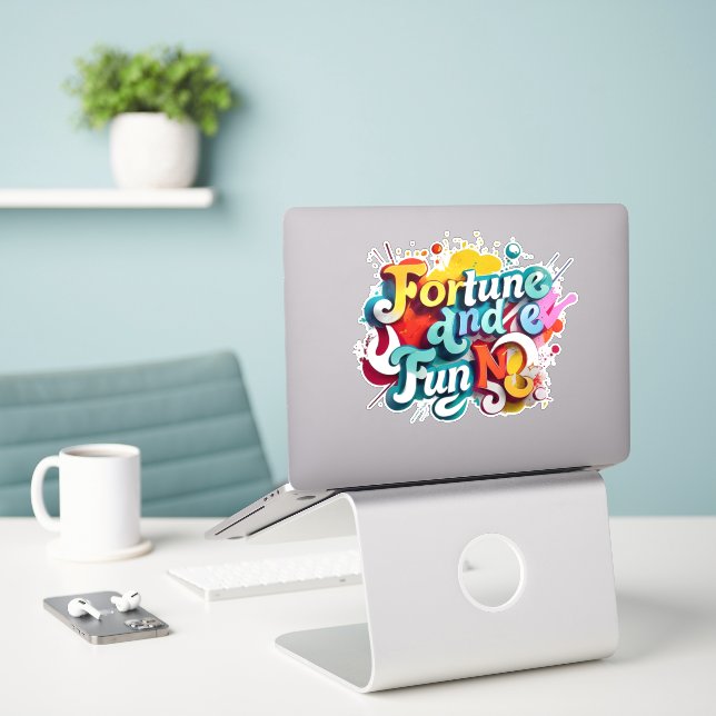 "Glück und Spaß" Aufkleber (Laptop auf Schreibtisch)