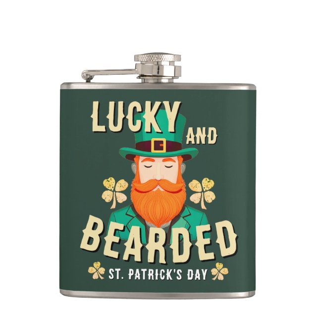 Glücklich und bärtige St. Patrick's Day Leprechaun Flachmann (Vorderseite)