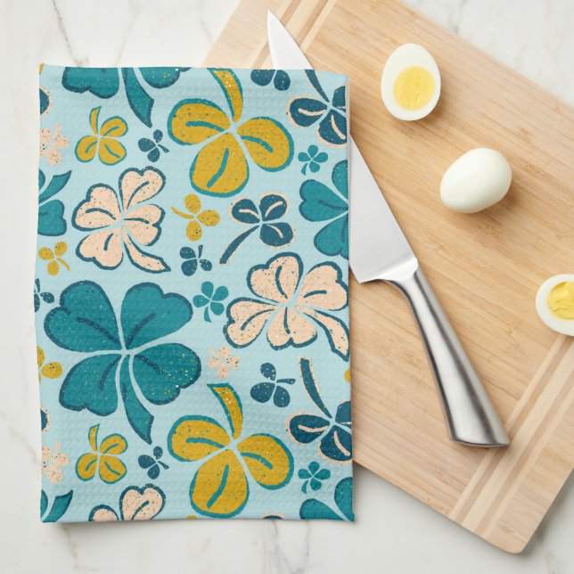 Glückliche 4 Blätter Kleeblätter am St. Patrick`s  Geschirrtuch (Viertel Falte)