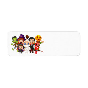 Glückliche Halloween-Kinder mit Kostümen