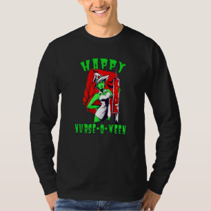 Glückliche Krankenpflegerin O Ween Krankenpflegeri T-Shirt