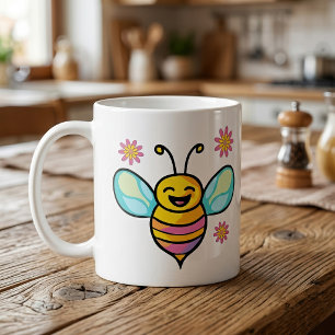 Glückliche lächelnde Kawaii-Babybiene mit süßen Bl Kaffeetasse