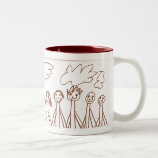 Glückliche Leute, die HandTasse halten Zweifarbige Tasse