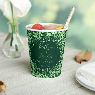 Glückliche Liebe St. Patrick's Day Brautparty Pappbecher