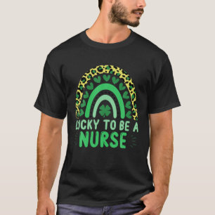 Glückliche Pflegekraft Boho Regenbogen St. Patrick T-Shirt