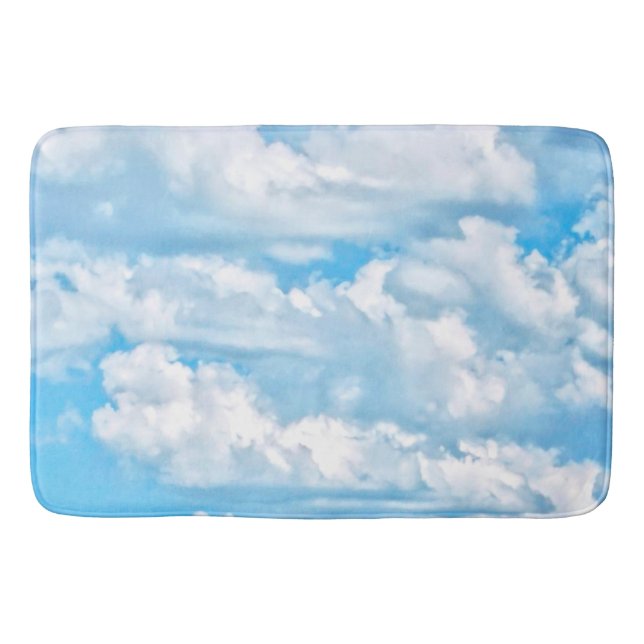 Glückliche sonnige Wolken ganz über Badematte (Vorderseite)