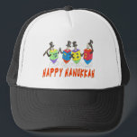 Glücklicher Chanukka-HUT Truckerkappe<br><div class="desc">Dieser glückliche Chanukka-Tanzen dreidels Hut kann als Feiertagsgruß getragen werden oder als Chanukah Geschenk gegeben werden.  Es ist eine einzigartige künstlerische Arbeit.</div>