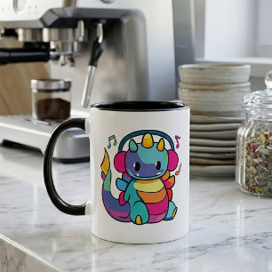 Glücklicher Drache mit Kopfhörern beim Musik hören Tasse