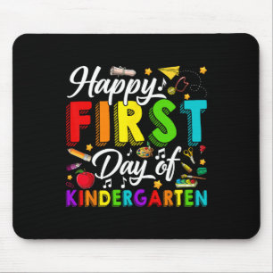 Glücklicher erster Tag im Kindergarten Zurück zur Mousepad