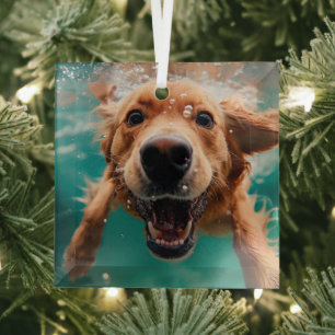 Glücklicher Golden Retriever Schwimmt Unterwasser Ornament Aus Glas