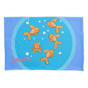 Glücklicher Goldfisch mit blauen Blasen Cartoon Kissenbezug