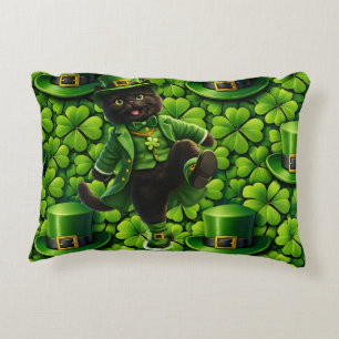 Glücklicher Leprechaun schwarze Katze St. Patrick' Dekokissen