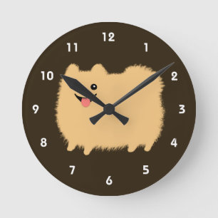 Glücklicher Spitz - niedlicher flaumiger Hund Runde Wanduhr