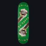 Glücklicher Strauß - Lächeln Skateboard<br><div class="desc">Glücklicher Strauß - Lächeln - wählen Sie Ihre Farbe!</div>