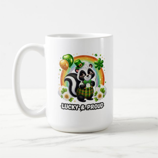 Glücklicher und stolzer Shamrock Skunk Kaffeetasse (Links)