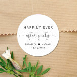 Glücklicherweise immer nach dem Party Hochzeit Emp Runder Aufkleber<br><div class="desc">Ein eleganter Aufkleber für Ihre Hochzeitsempfang-Party Einladungen,  Favoriten und Korrespondenz mit "Happily Ever After Party" in einer Mischung aus schlichter moderner Typografie und einem stilvollen Drehbuch mit Swashes,  Ihren Vornamen verbunden mit einem Herz und Ihrem Empfang Datum.</div>