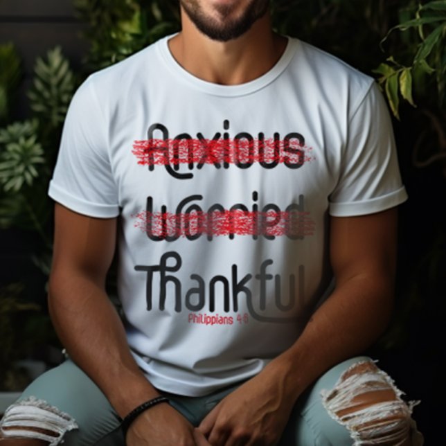 Glücklicherweise NICHT besorgt, aber ängstlicher T T-Shirt (Von Creator hochgeladen)