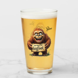 Glückliches Bigfoot Sasquatch-Mugshot-Suchteam Glas