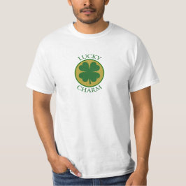 Glückliches Charme-Shirt mit vierblättriges T-Shirt