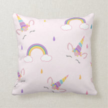 Glückliches Einhorn und Regenbogen
