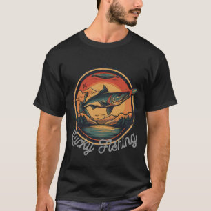 Glückliches Fischen mit Angelgeräten T-Shirt