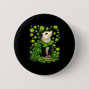 Glückliches Opossum mit Shamrocks Kleeblatt St. Pa Button